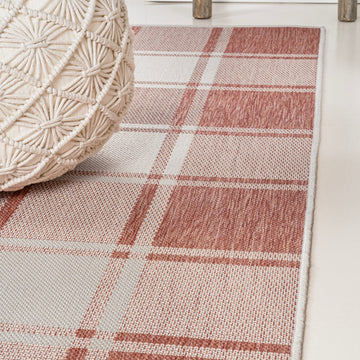 Sabine Traditional Farmhouse Bold Gingham Area Rug